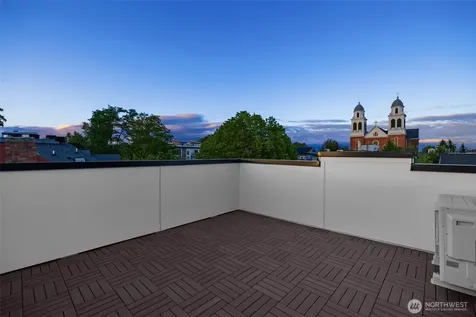823 17th Avenue Seattle WA 98144