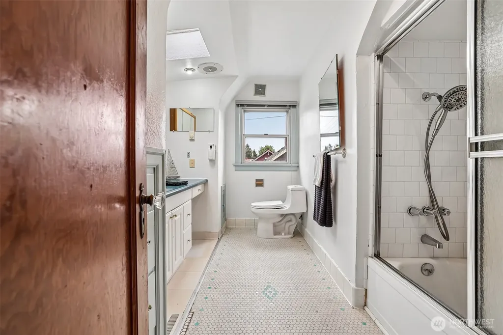 2542 S Cushman Avenue Tacoma WA 98405