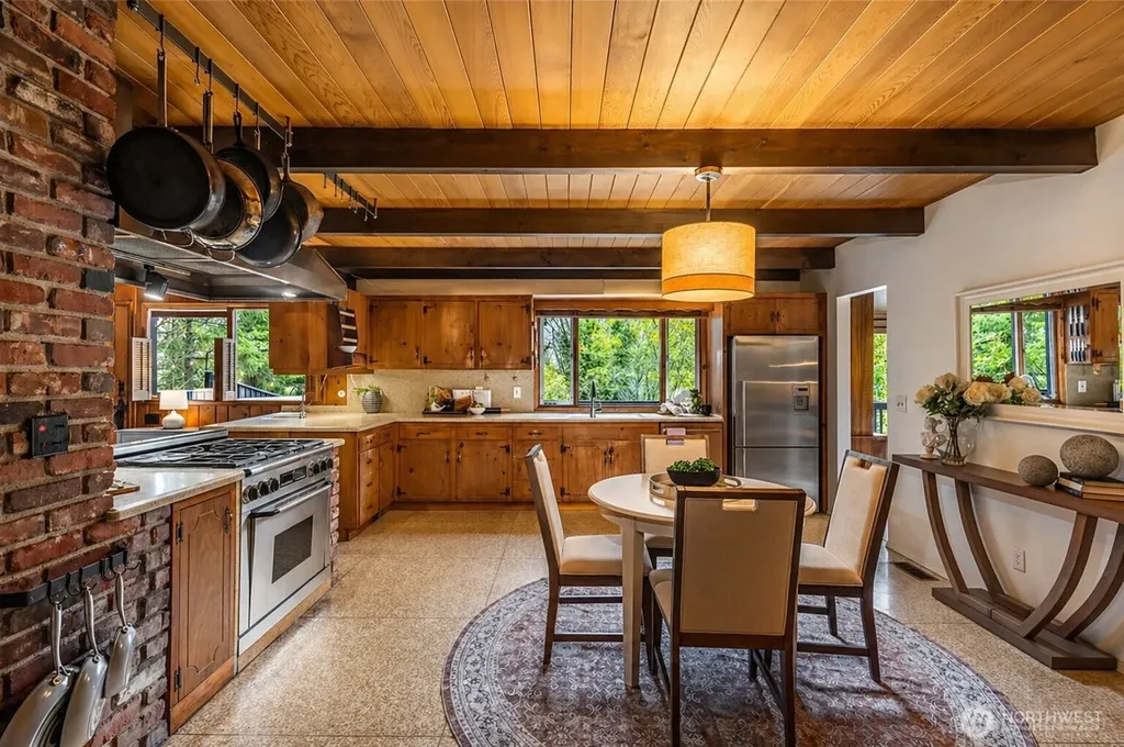 16521 NE 1st Place Bellevue WA 98008
