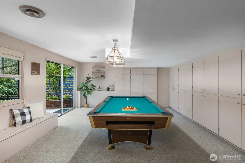16521 NE 1st Place Bellevue WA 98008