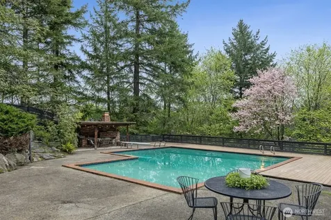 16521 NE 1st Place Bellevue WA 98008