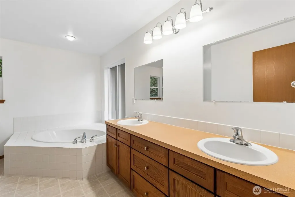 2020 Sable Lane NE Olympia WA 98506
