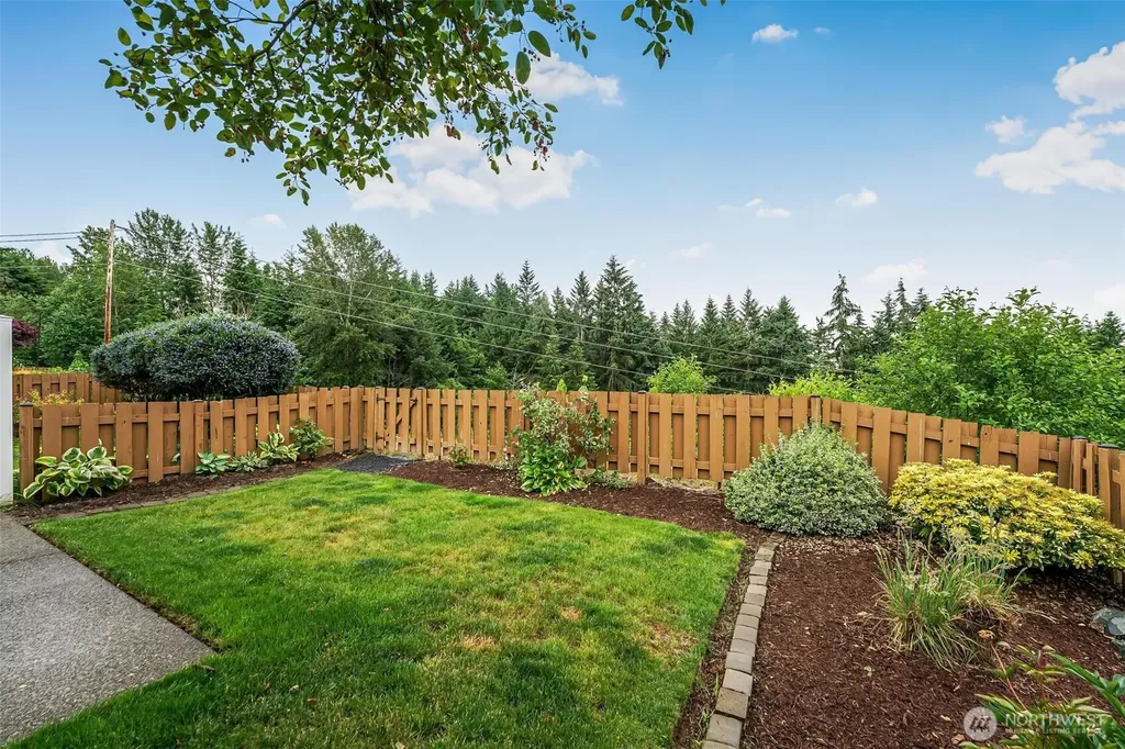 904 72nd St SE Auburn WA 98092