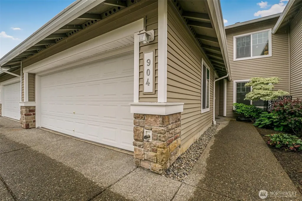 904 72nd St SE Auburn WA 98092