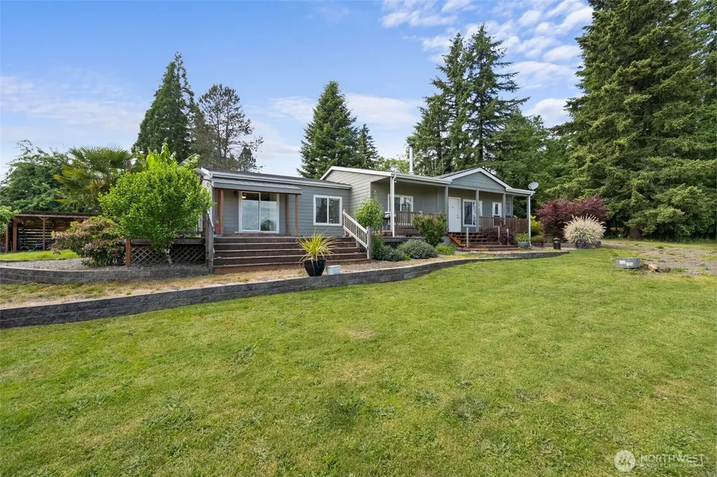 1583 State Route 122 Silver Creek WA 98585