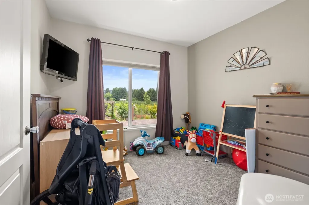1583 State Route 122 Silver Creek WA 98585