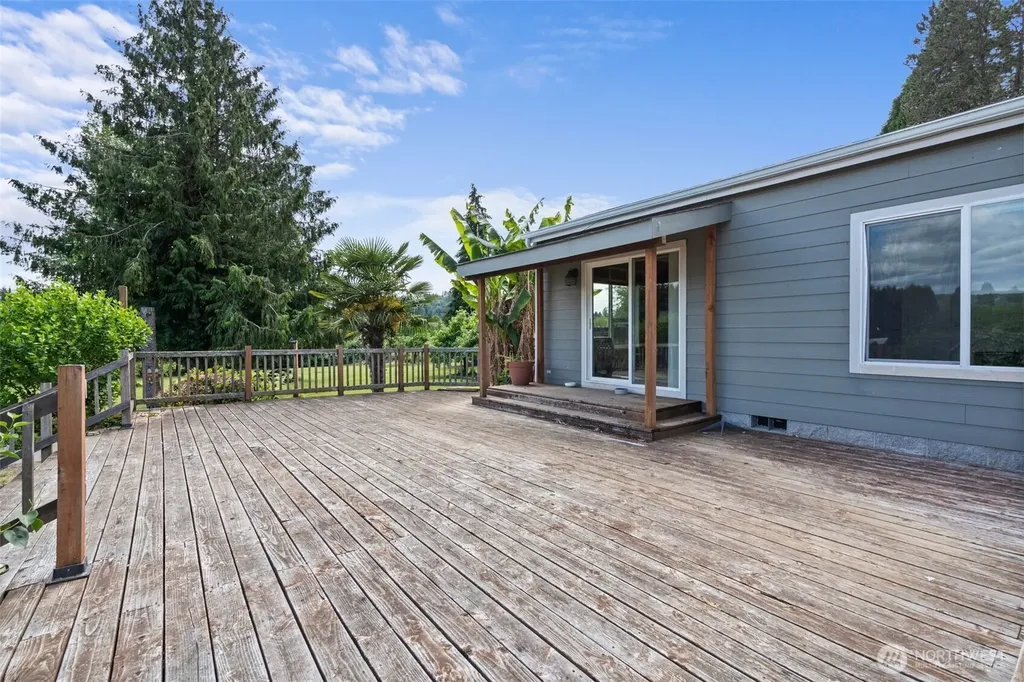 1583 State Route 122 Silver Creek WA 98585