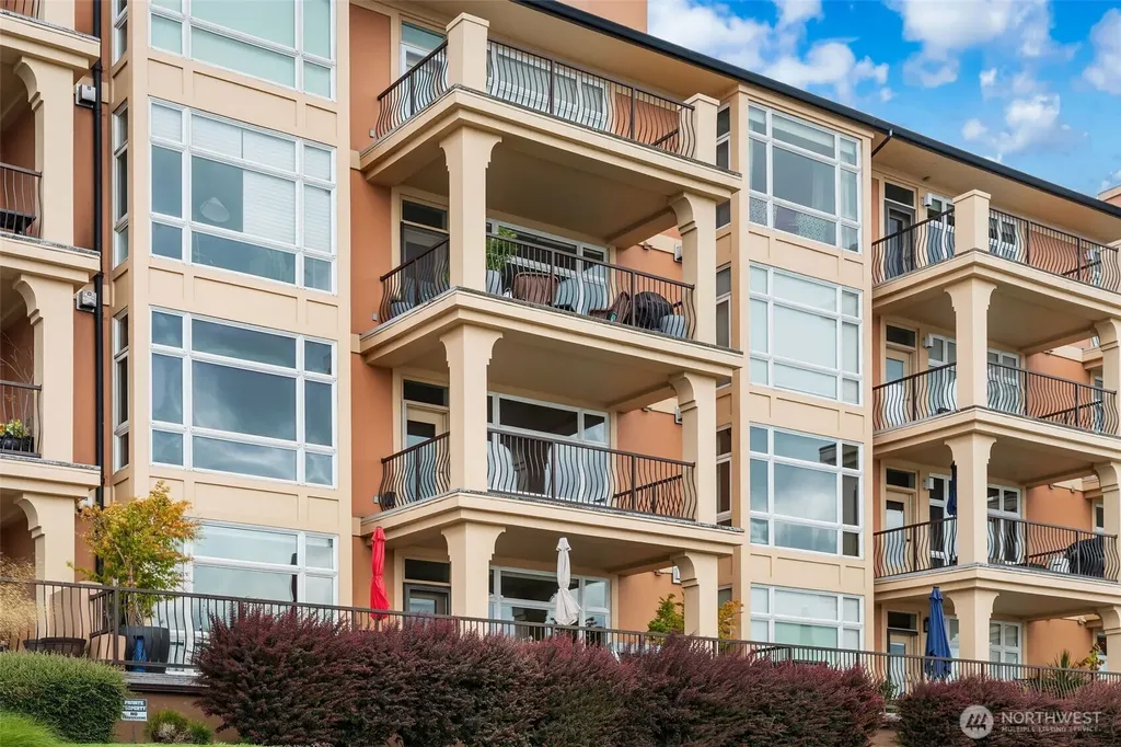 2015 SE Columbia River Drive Vancouver WA 98661