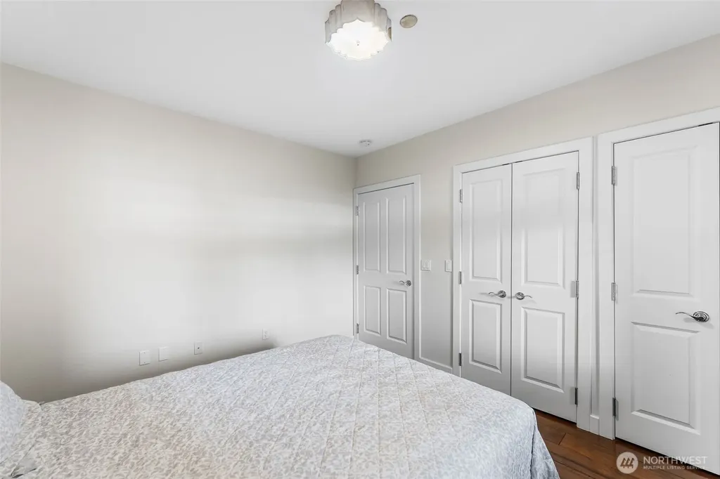 2015 SE Columbia River Drive Vancouver WA 98661