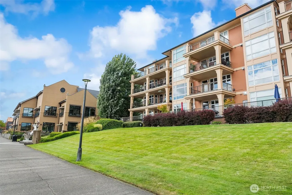 2015 SE Columbia River Drive Vancouver WA 98661