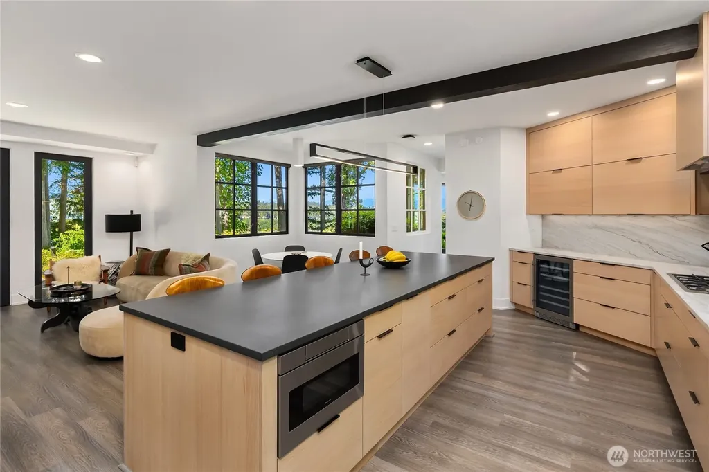 7733 Hansen Road NE Bainbridge Island WA 98110