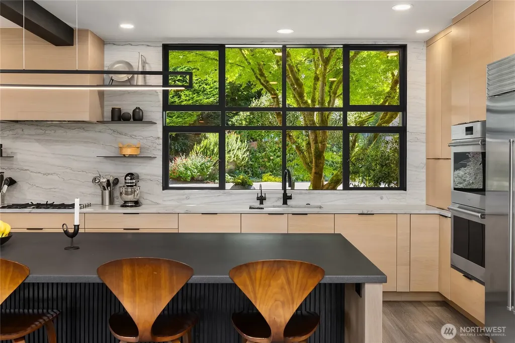 7733 Hansen Road NE Bainbridge Island WA 98110