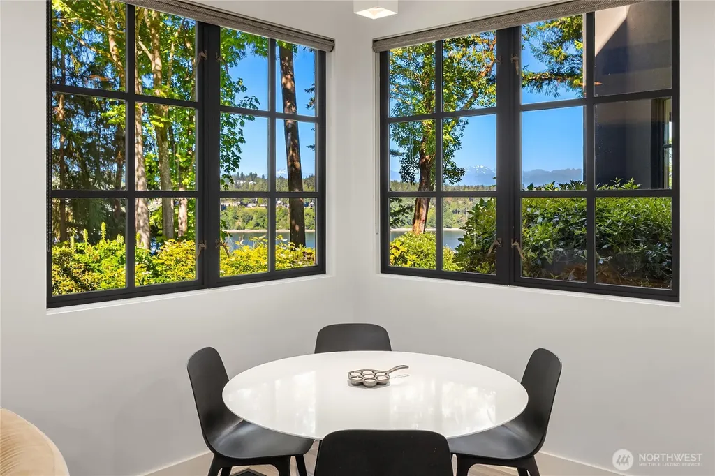 7733 Hansen Road NE Bainbridge Island WA 98110