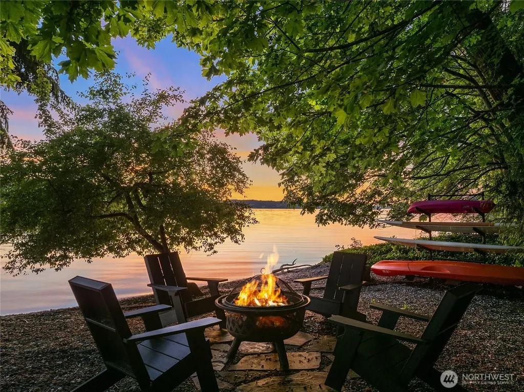 7733 Hansen Road NE Bainbridge Island WA 98110