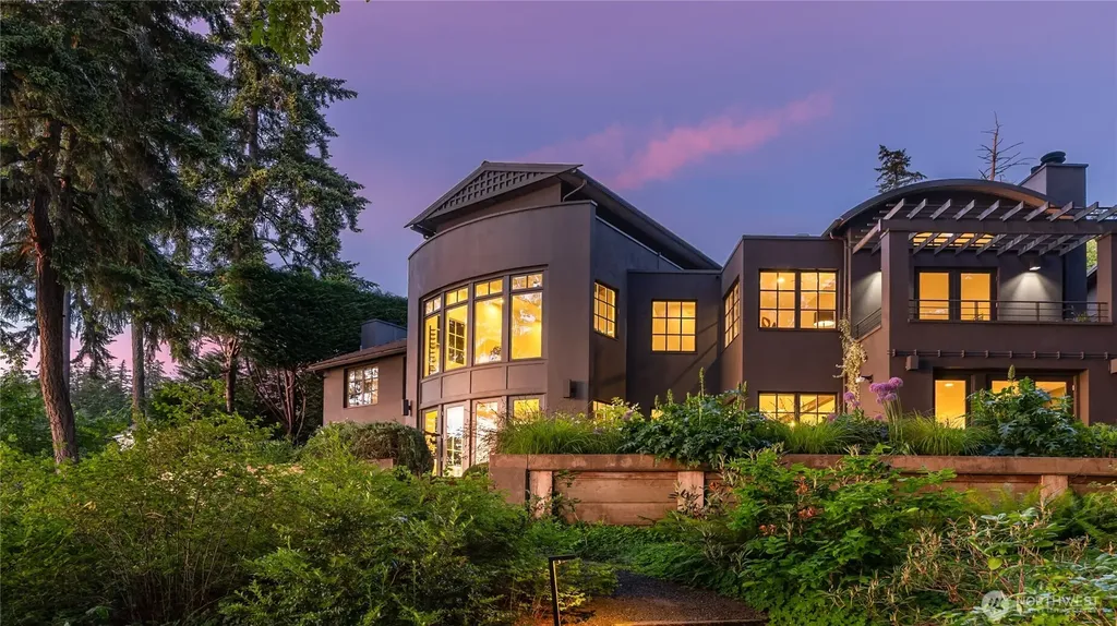 7733 Hansen Road NE Bainbridge Island WA 98110