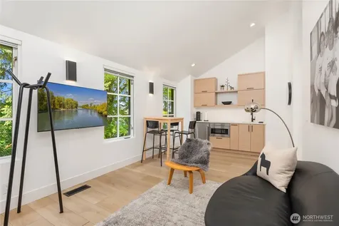 7733 Hansen Road NE Bainbridge Island WA 98110