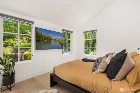 7733 Hansen Road NE Bainbridge Island WA 98110