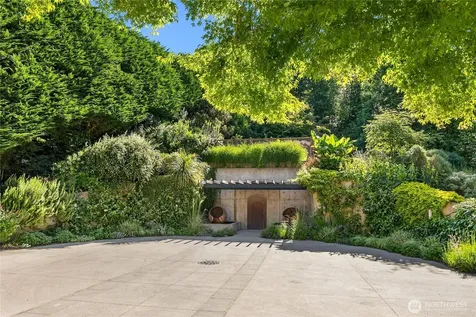 7733 Hansen Road NE Bainbridge Island WA 98110