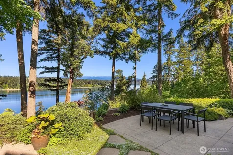 7733 Hansen Road NE Bainbridge Island WA 98110