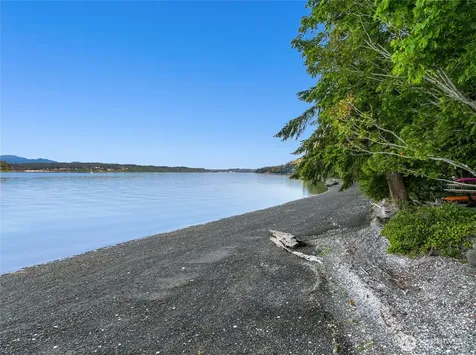 7733 Hansen Road NE Bainbridge Island WA 98110