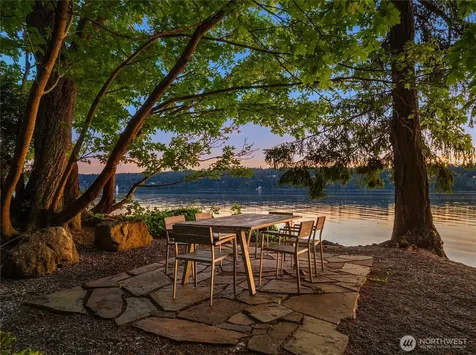 7733 Hansen Road NE Bainbridge Island WA 98110