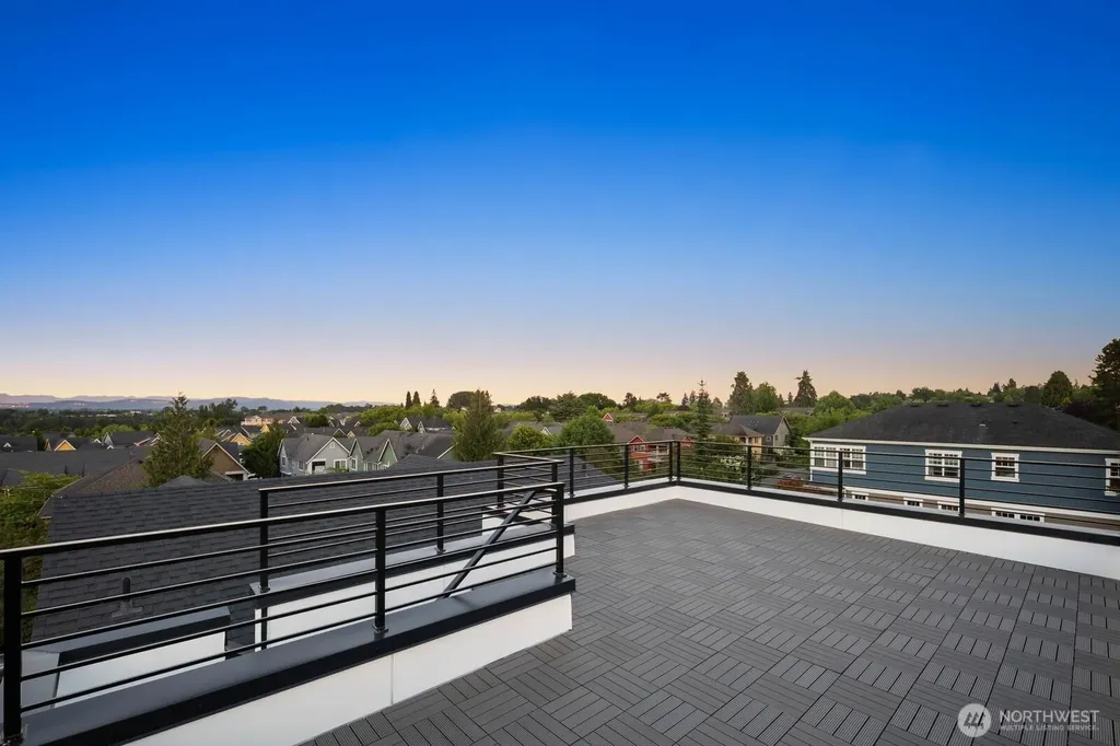 5921 32nd Avenue SW Seattle WA 98126