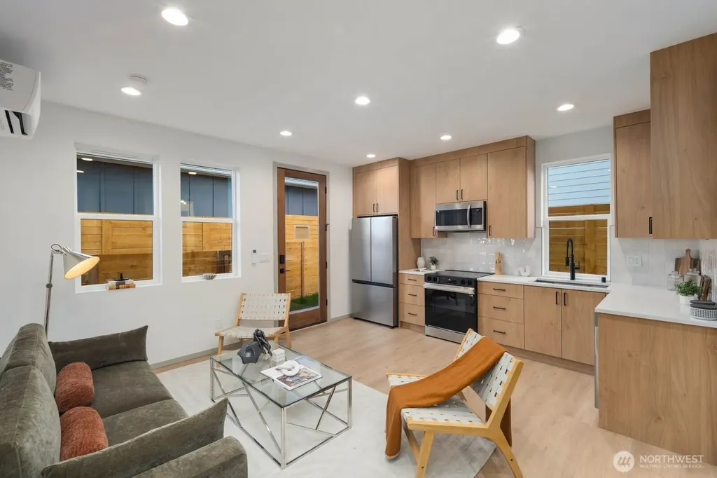 5921 32nd Avenue SW Seattle WA 98126