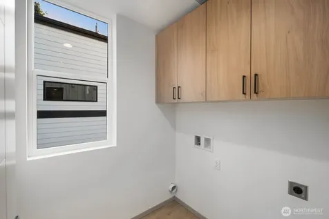 5921 32nd Avenue SW Seattle WA 98126