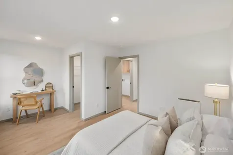 5921 32nd Avenue SW Seattle WA 98126