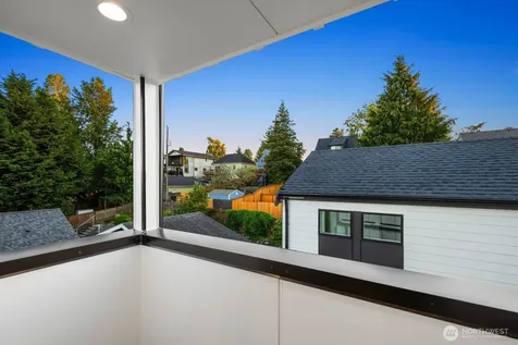 5921 32nd Avenue SW Seattle WA 98126
