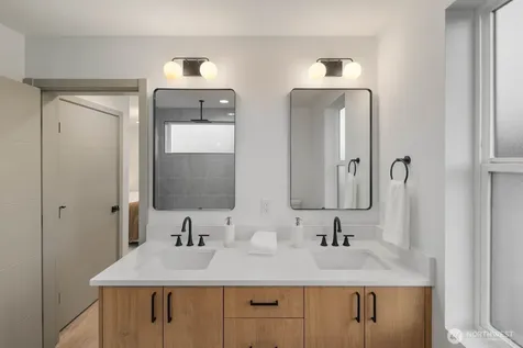 5921 32nd Avenue SW Seattle WA 98126