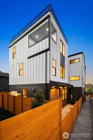 5921 32nd Avenue SW Seattle WA 98126