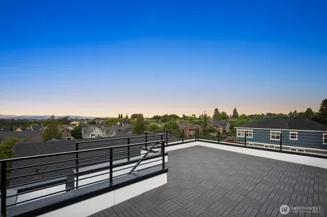 5921 32nd Avenue SW Seattle WA 98126