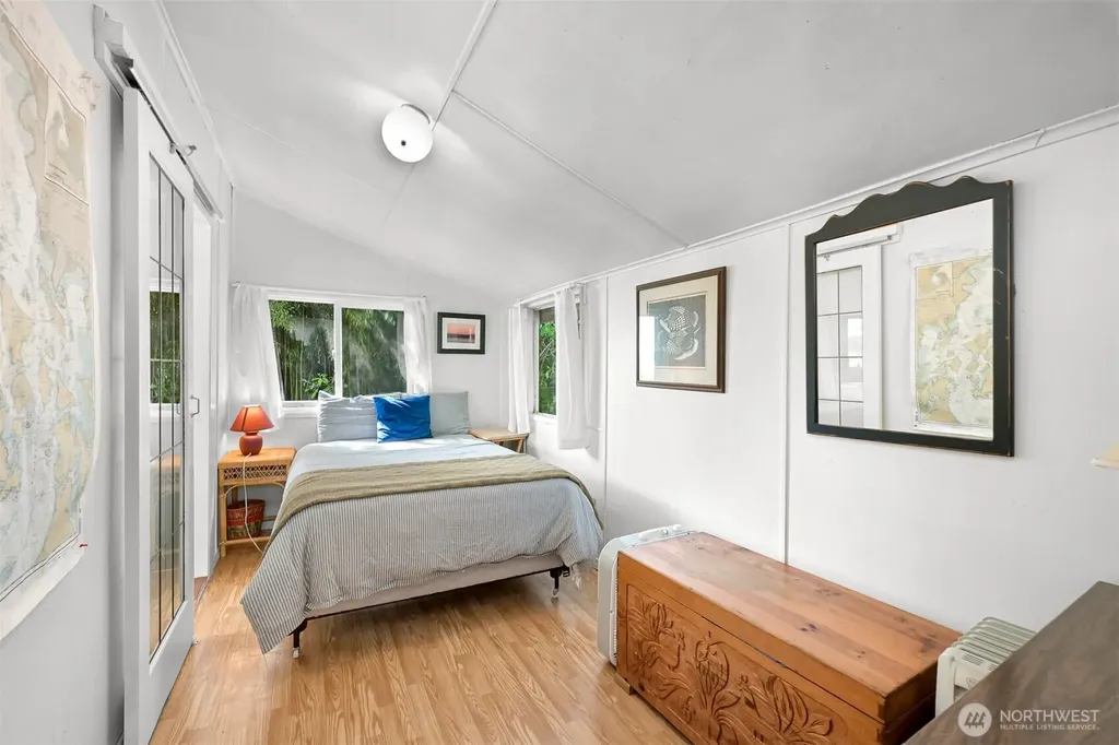 1865 Seacrest Drive Lummi Island WA 98262