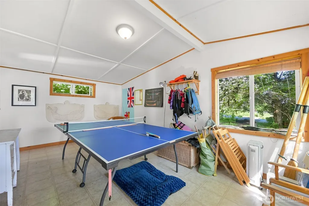 1865 Seacrest Drive Lummi Island WA 98262