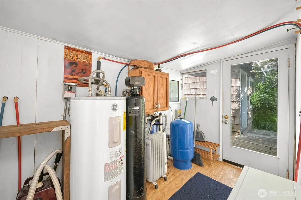 1865 Seacrest Drive Lummi Island WA 98262