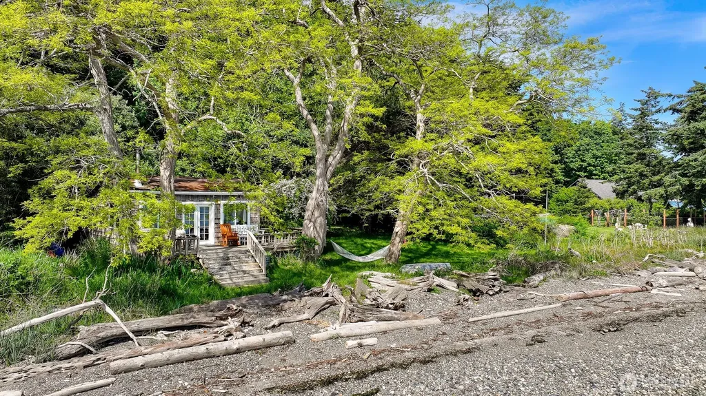 1865 Seacrest Drive Lummi Island WA 98262