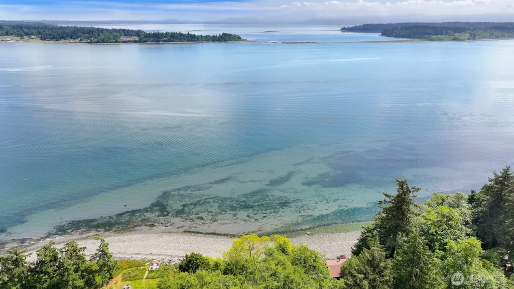 1865 Seacrest Drive Lummi Island WA 98262