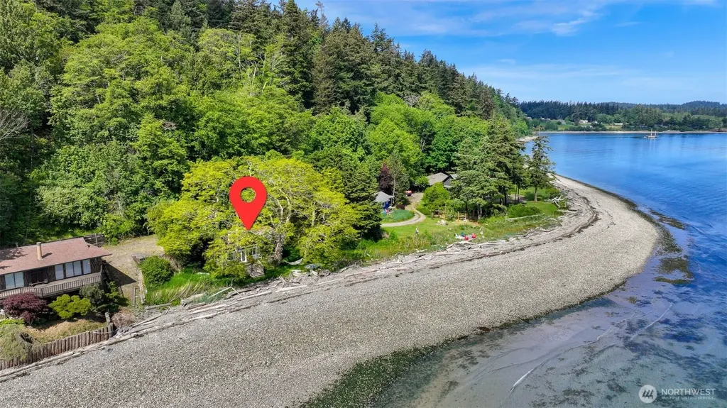 1865 Seacrest Drive Lummi Island WA 98262