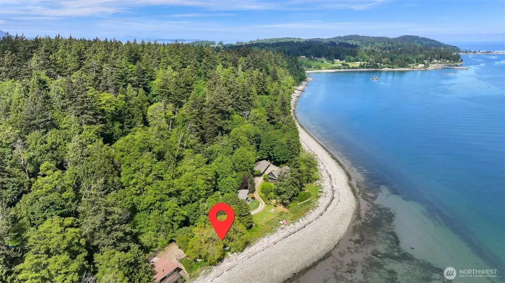 1865 Seacrest Drive Lummi Island WA 98262