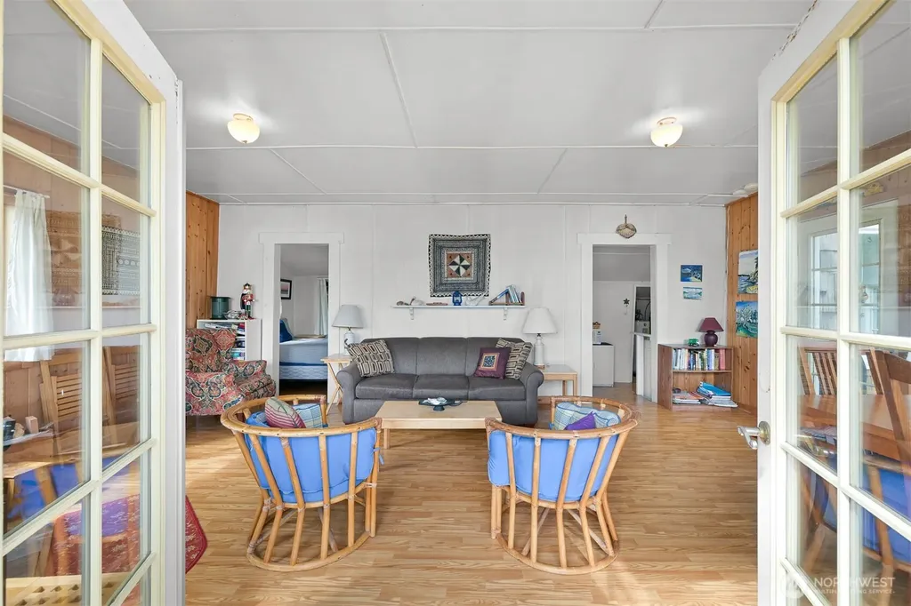 1865 Seacrest Drive Lummi Island WA 98262