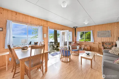 1865 Seacrest Drive Lummi Island WA 98262