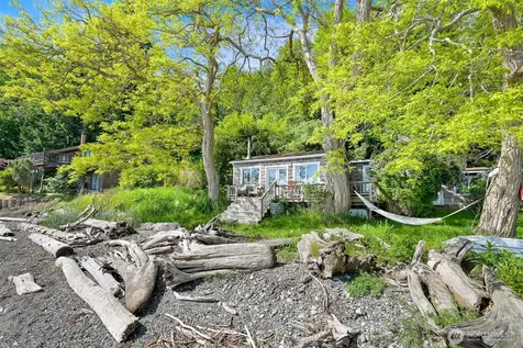 1865 Seacrest Drive Lummi Island WA 98262