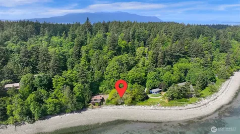 1865 Seacrest Drive Lummi Island WA 98262