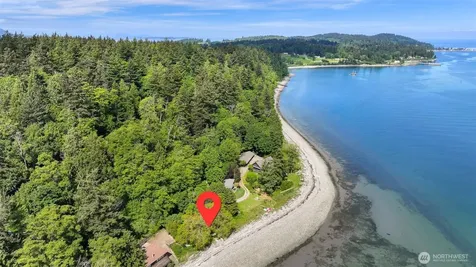 1865 Seacrest Drive Lummi Island WA 98262