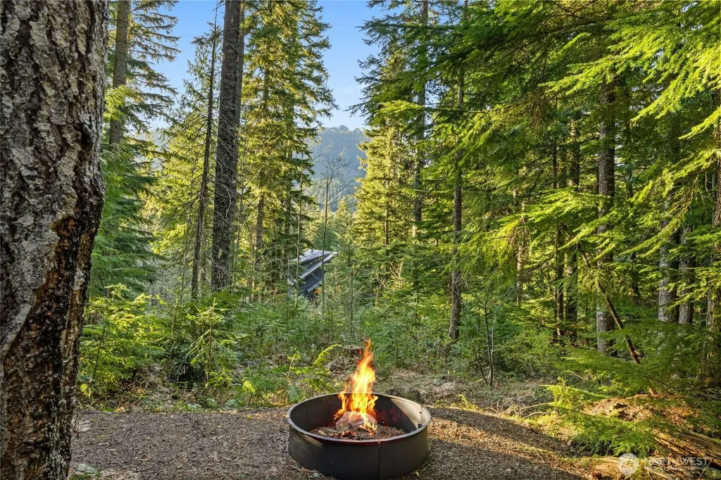 2982 Kachess Lake Road Easton WA 98925