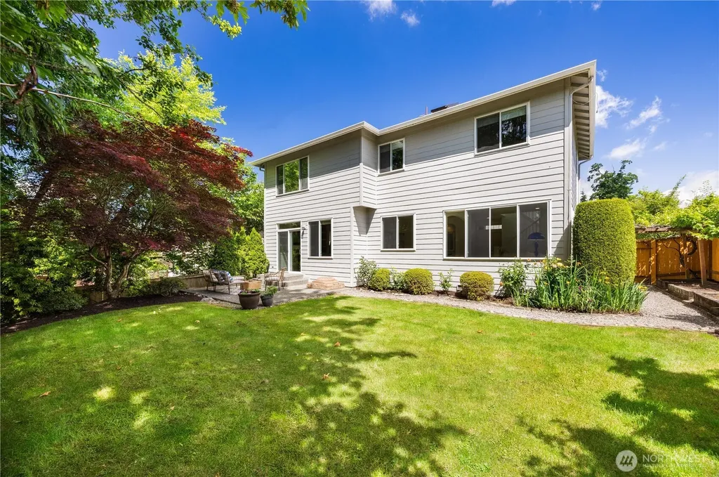1421 225th Place SE Sammamish WA 98075
