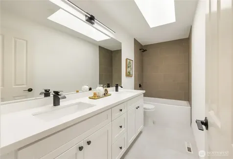 1421 225th Place SE Sammamish WA 98075