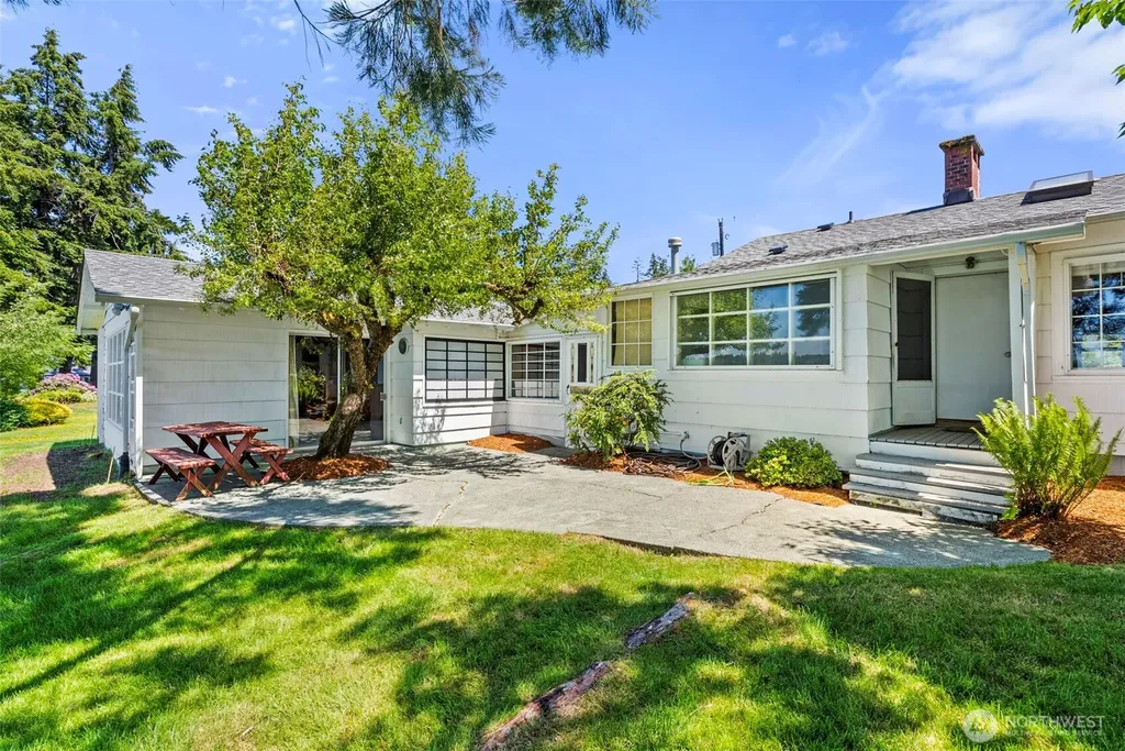 2705 Hidden Cove Lane NW Olympia WA 98502