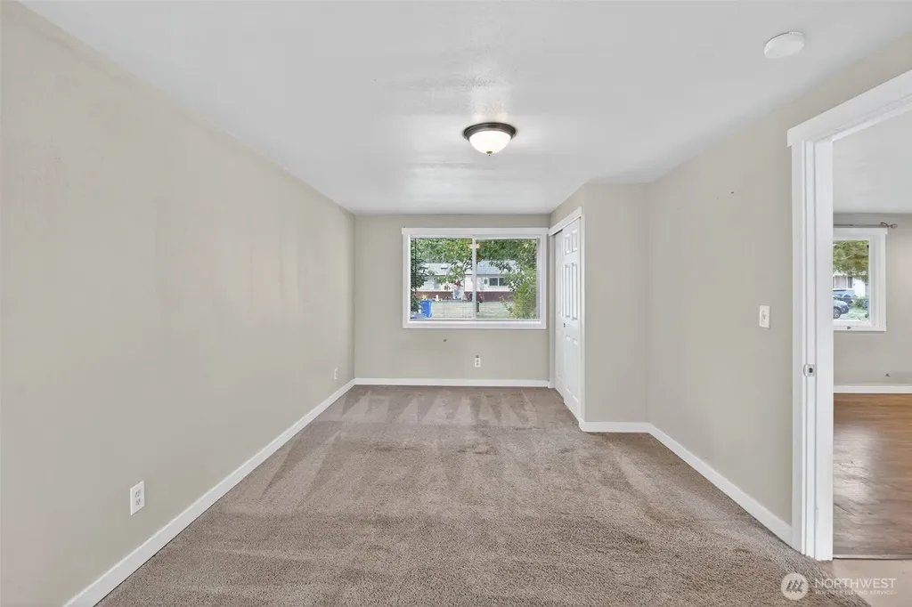 30548 5th Avenue SW Federal Way WA 98023